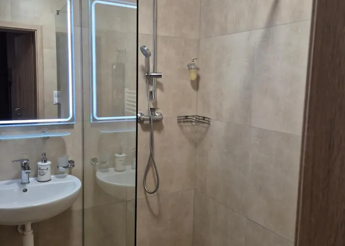 Lucky-rea * Deménvölgy